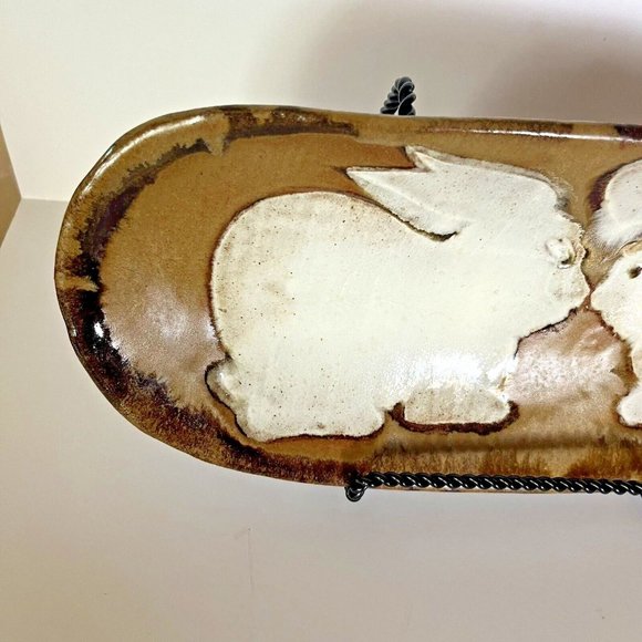 Glazed Pottery Platter Bunnies/Heart Theme Tan/Brown Oval shape 15.5" Handmade - Picture 11 of 12